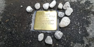 Lerakták Petschauer Attila botlatókövét