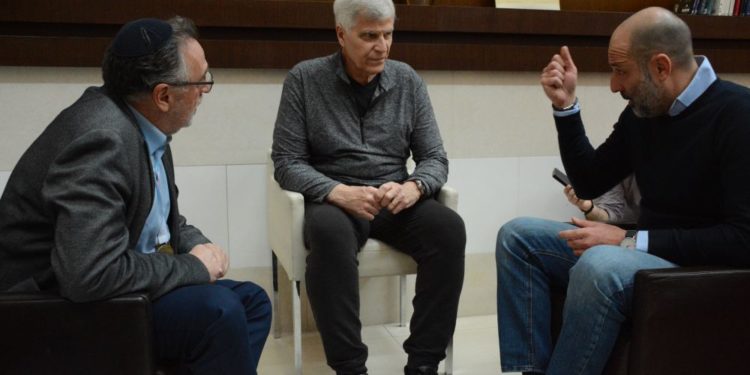 Maccabi VAC találkozója Mark Spitz kilencszeres olimpiai bajnok úszóval