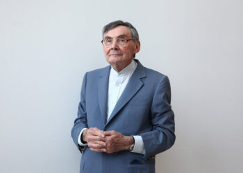 MARIAN TURSKI: AUSCHWITZ NEM AZ ÉGBŐL POTTYANT LE