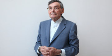 MARIAN TURSKI: AUSCHWITZ NEM AZ ÉGBŐL POTTYANT LE